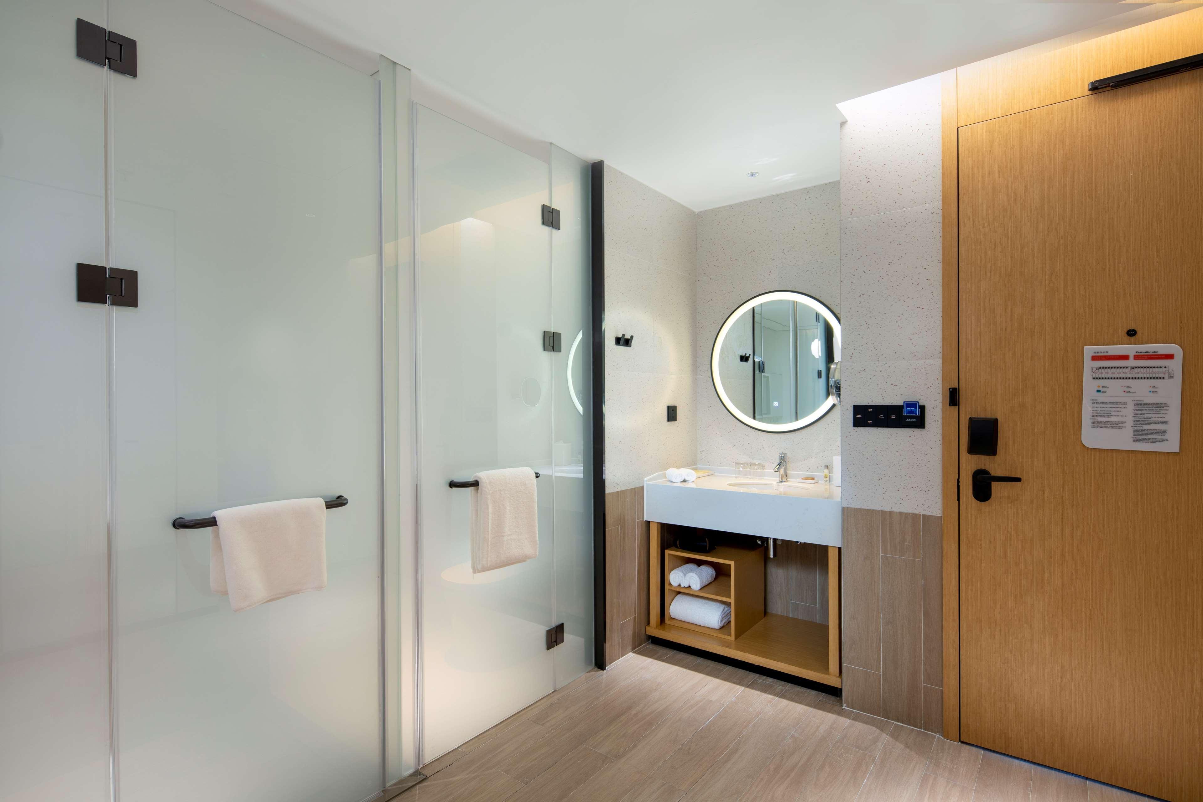 Hilton Garden Inn Shenzhen Nanshan Avenue Exteriör bild