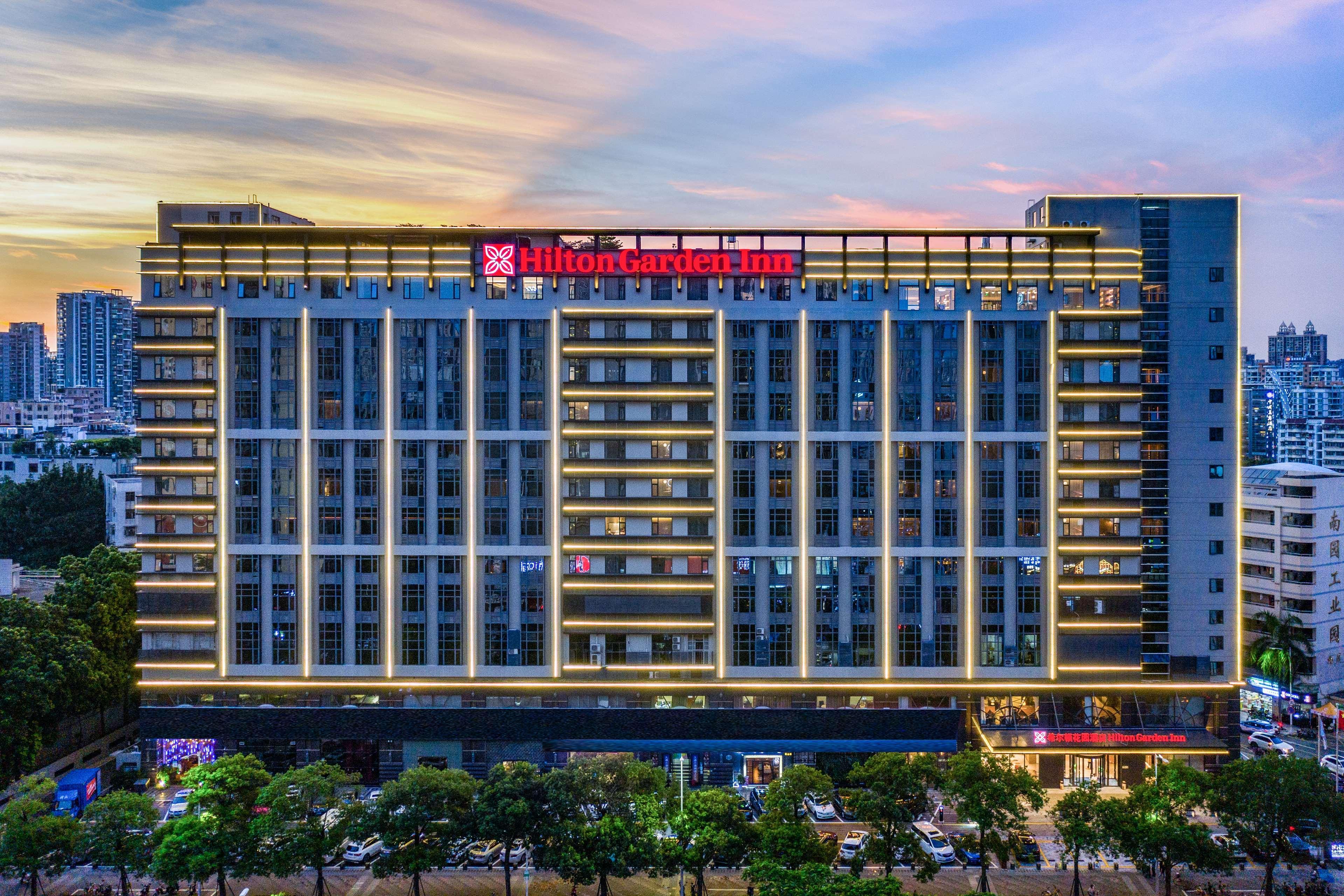 Hilton Garden Inn Shenzhen Nanshan Avenue Exteriör bild