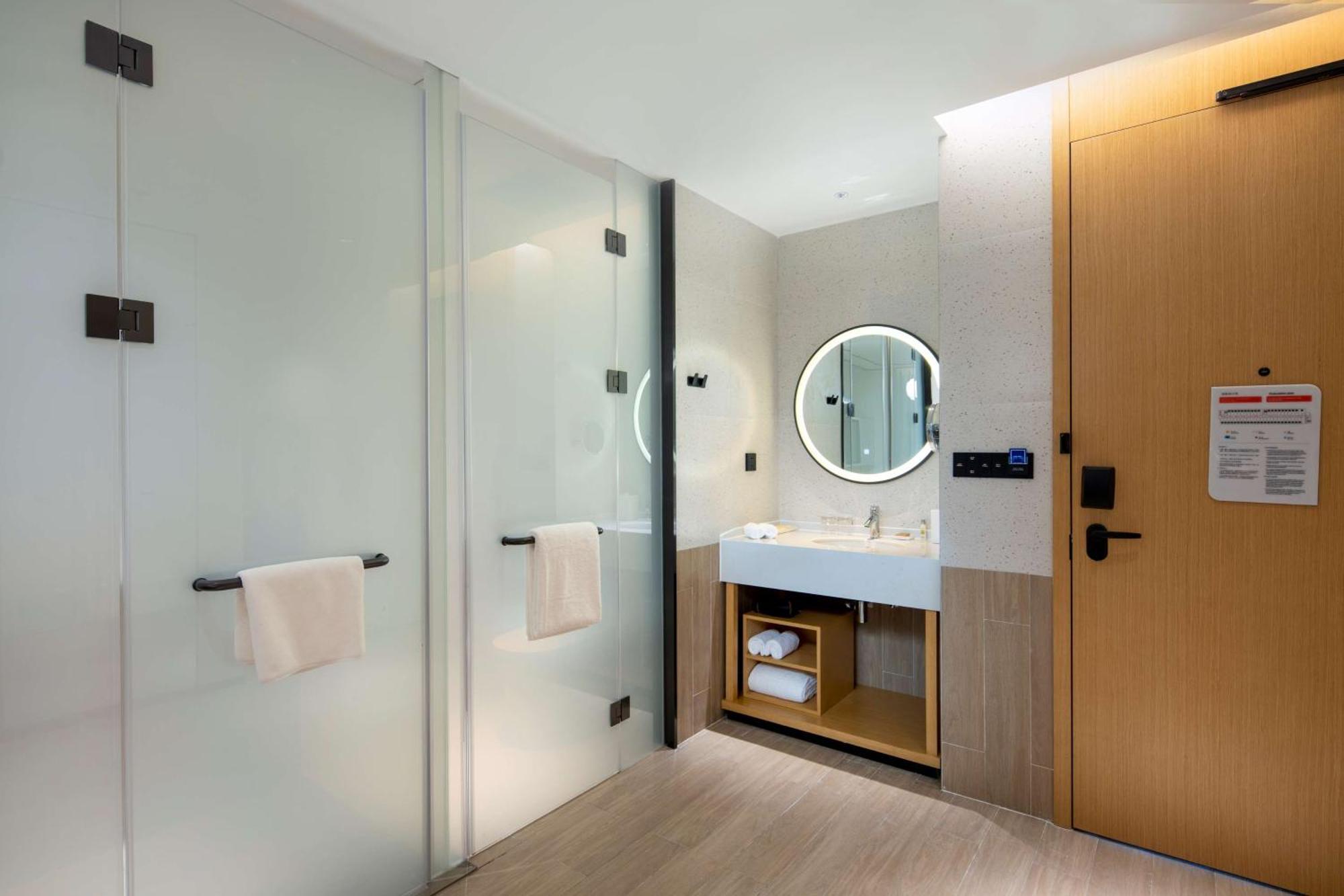 Hilton Garden Inn Shenzhen Nanshan Avenue Exteriör bild