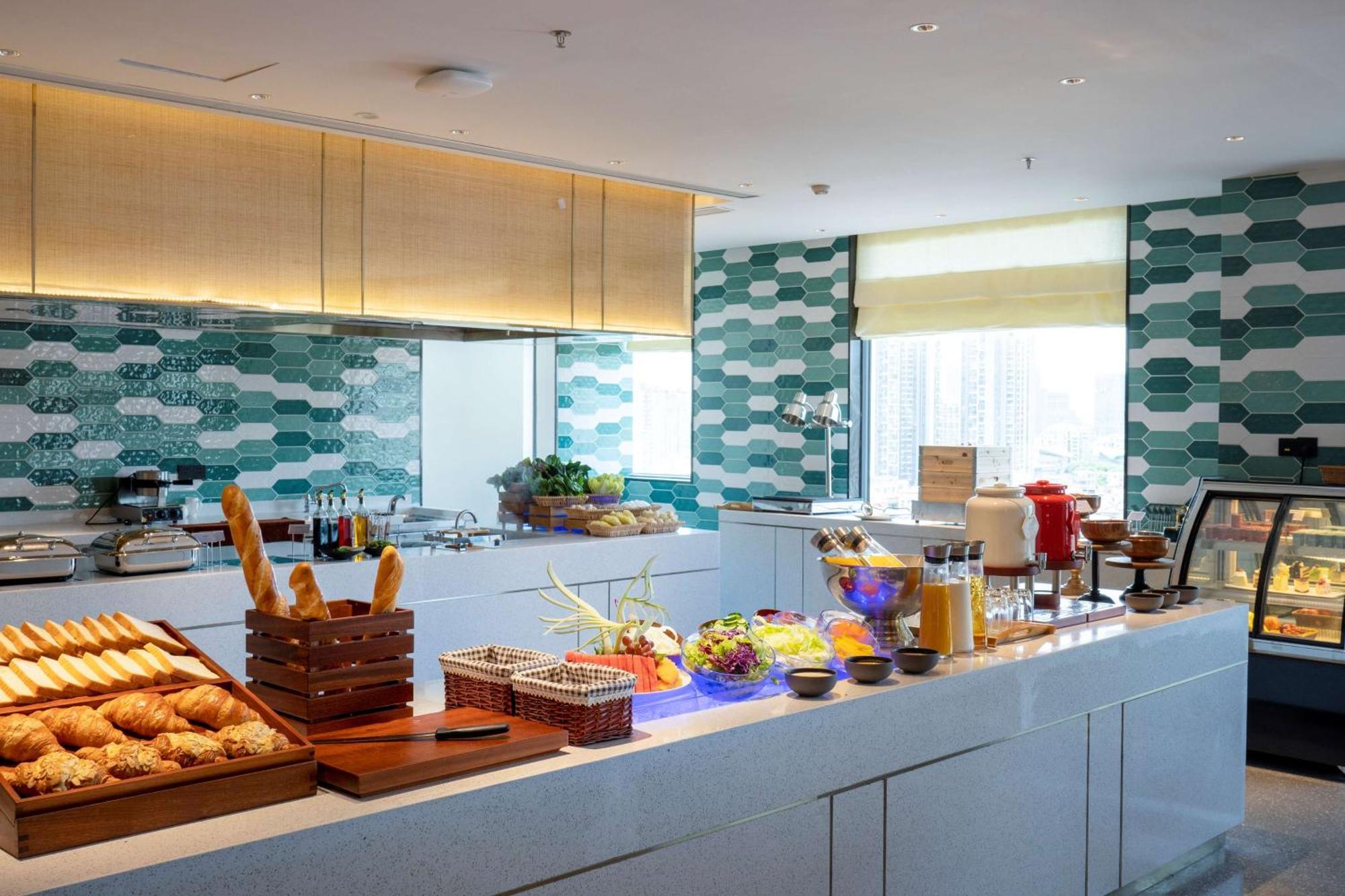 Hilton Garden Inn Shenzhen Nanshan Avenue Exteriör bild